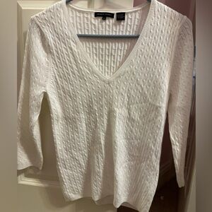 Brand new woman’s Jeanne Pierre cable knit sweater M